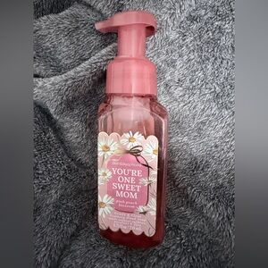 Bath & Body Works Pink 'You're One Sweet Mom' Foaming Hand Soap